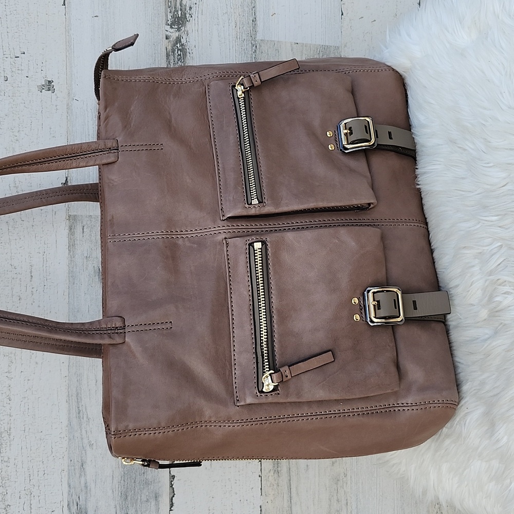 VINCE CAMUTO "DELOS" GLOVE LEATHER TOTE BAG
